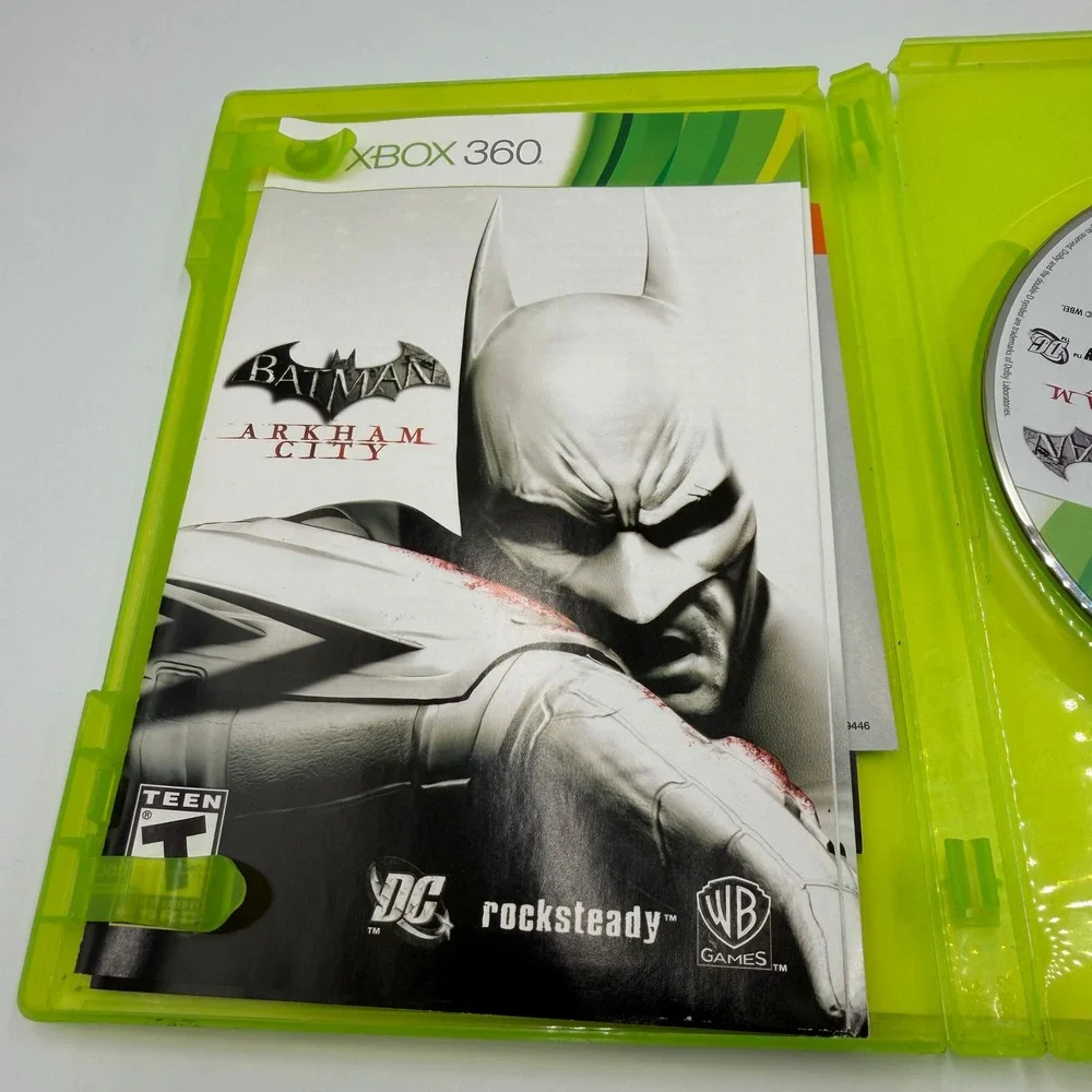 Batman Arkham City Xbox 360 Microsoft Action Adventure Game CIB Cracked Case